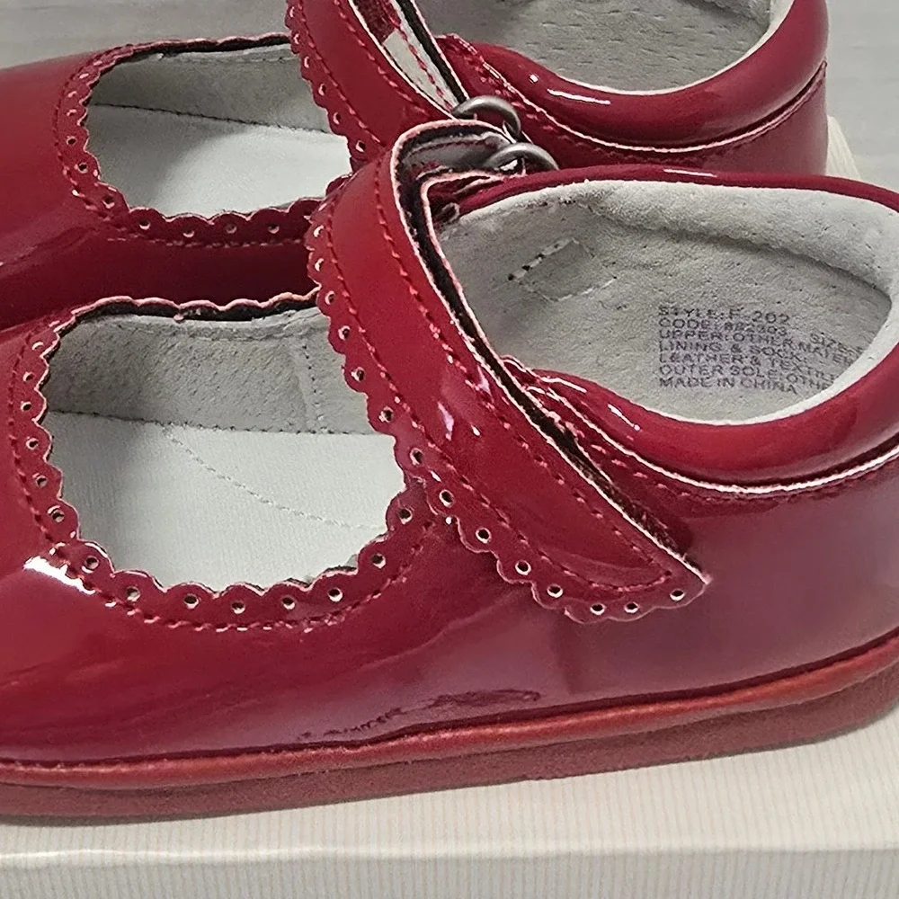 Angel Baby Red Patent Leather Scalloped Mary Jane Shoes Toddler Size 5 NWT